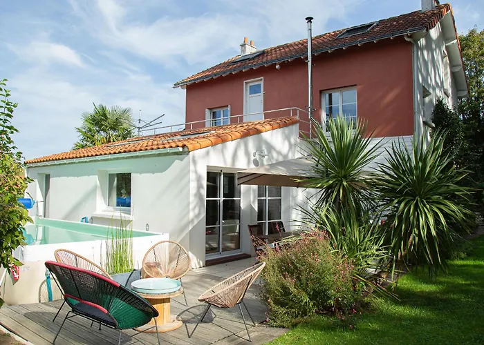Le Nid Du Massereau - D'hotes Avec Piscine Pres De Nantes Et Loire A Velo B&B